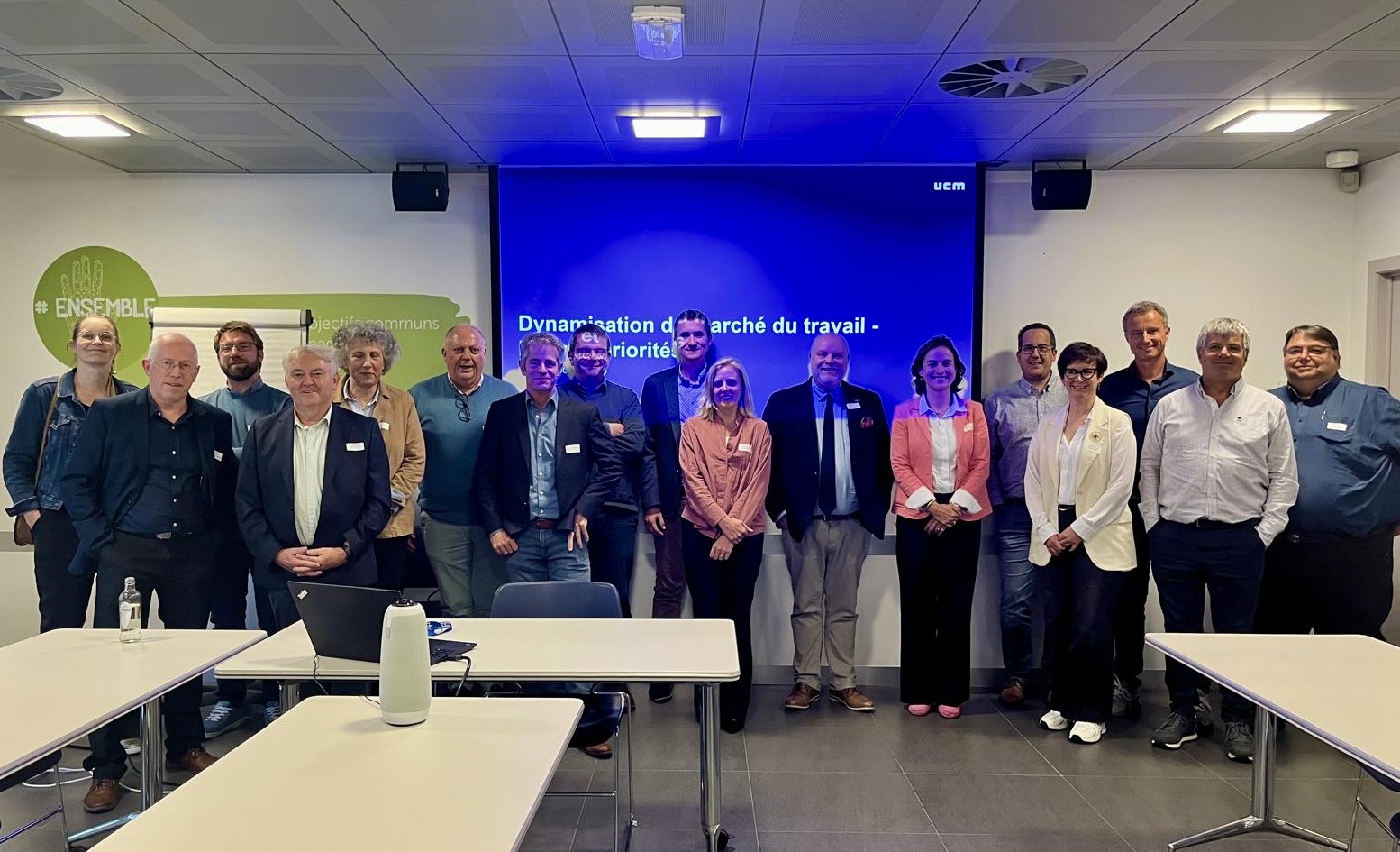 Photo des membres du Parlement UCM réunis pour débattre des priorités face aux pénuries de main-d'œuvre en septembre 2025